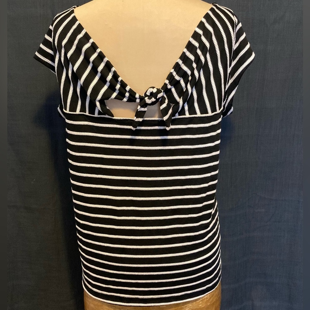 LOFT Black and White Striped Cap Sleeve Tee with Keyhole & Knotted Tie at Back - Picture 8 of 8